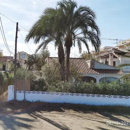 Апартаменты Casa En Primera Linea De Playa Дения